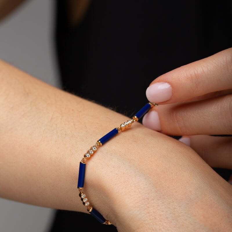 Bracelet with enamel and diamonds
