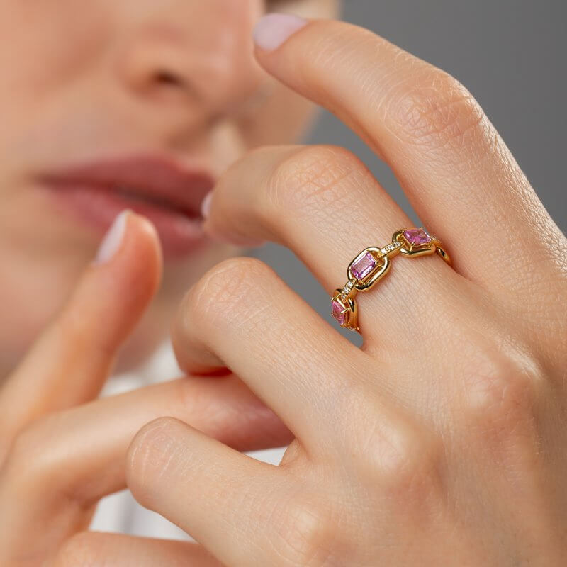 Chain ring with pink sapphires and diamonds